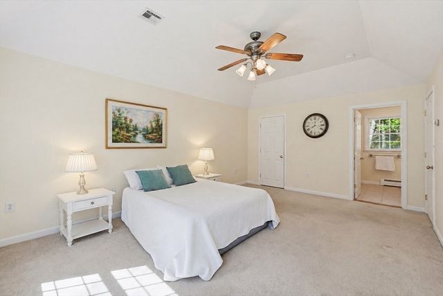 5 Chestnut St, Plainville, MA 02762