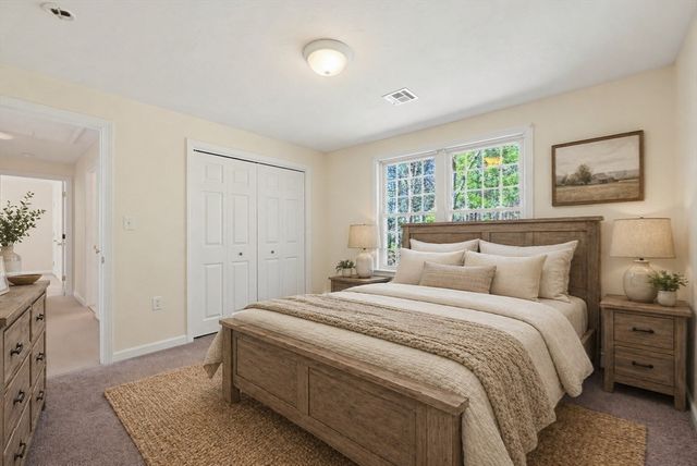 5 Chestnut St, Plainville, MA 02762