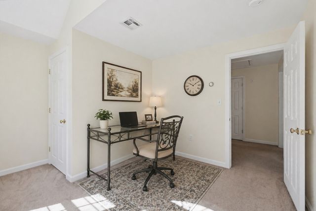 5 Chestnut St, Plainville, MA 02762