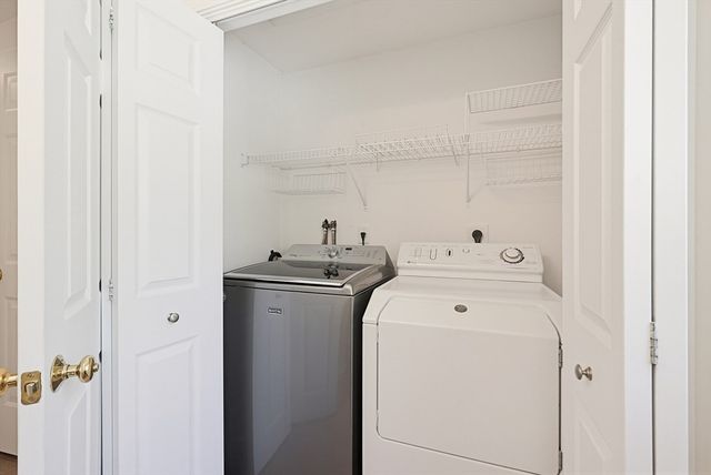 5 Chestnut St, Plainville, MA 02762