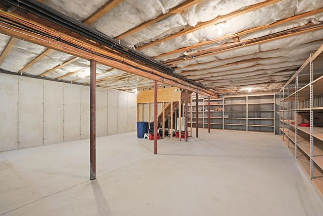 5 Chestnut St, Plainville, MA 02762