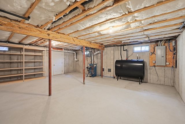 5 Chestnut St, Plainville, MA 02762