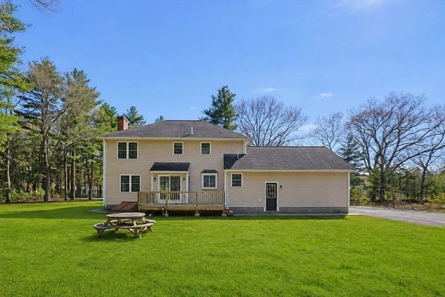 5 Chestnut St, Plainville, MA 02762