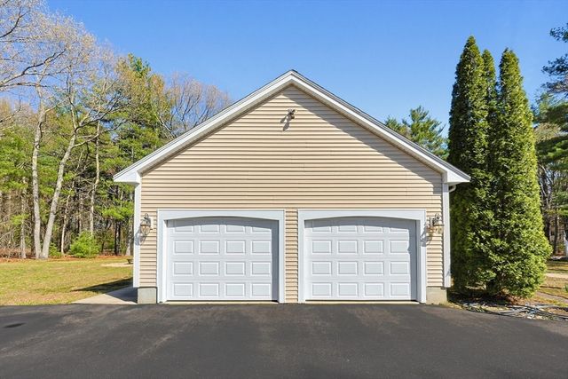 5 Chestnut St, Plainville, MA 02762
