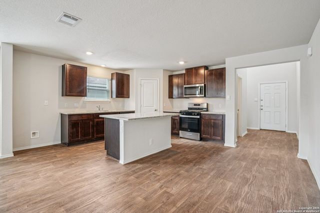 1154 Barn Swallow, San Antonio, TX 78253