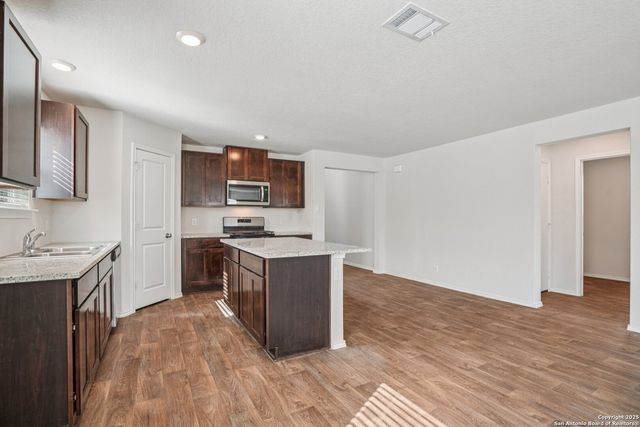 1154 Barn Swallow, San Antonio, TX 78253