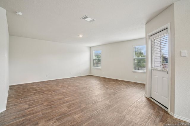 1154 Barn Swallow, San Antonio, TX 78253