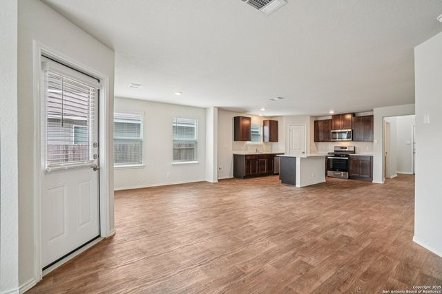 1154 Barn Swallow, San Antonio, TX 78253