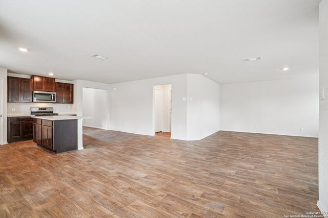 1154 Barn Swallow, San Antonio, TX 78253