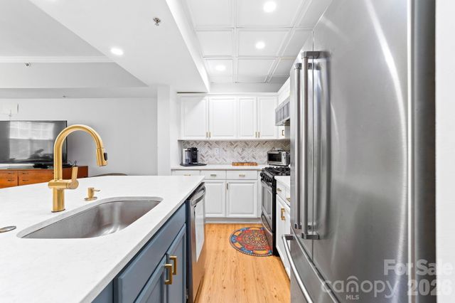 405 W 7th Street 302, Charlotte, NC 28202