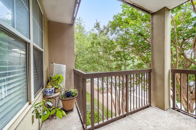 405 W 7th Street 302, Charlotte, NC 28202