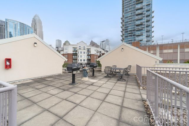 405 W 7th Street 302, Charlotte, NC 28202