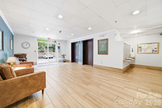 405 W 7th Street 302, Charlotte, NC 28202