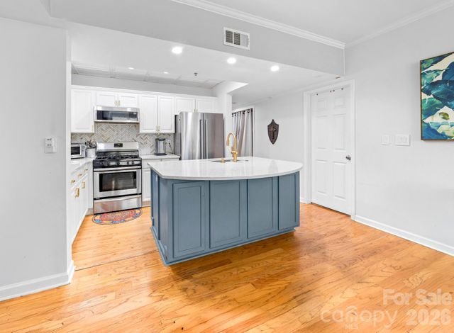 405 W 7th Street 302, Charlotte, NC 28202