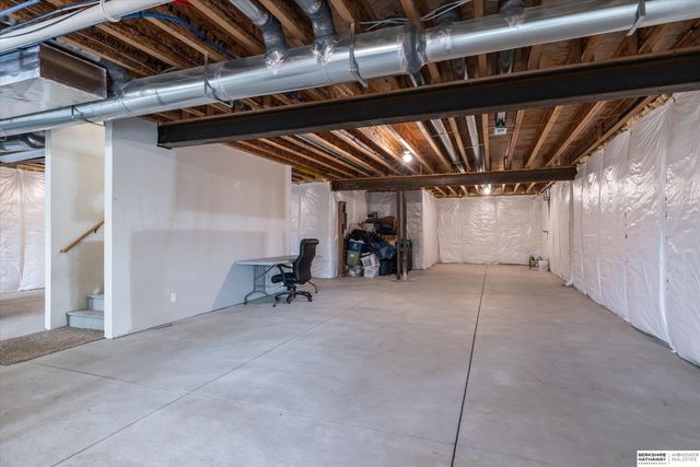 12005 S 210th Street, Gretna, NE 68028