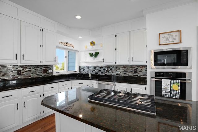 50 Crocknaraw Lane, Weldon Spring, MO 63304