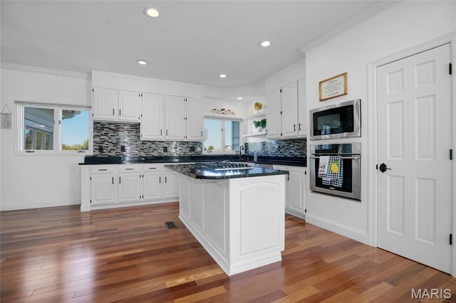 50 Crocknaraw Lane, Weldon Spring, MO 63304