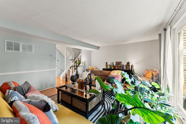 6 CROSSWALL CT, Nottingham, MD 21236