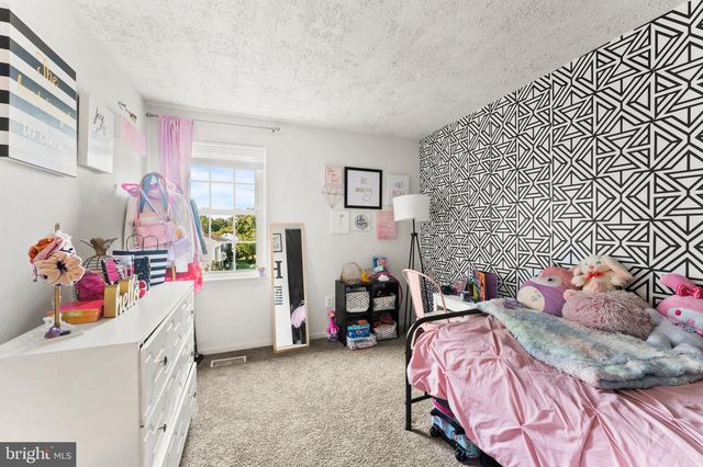 6 CROSSWALL CT, Nottingham, MD 21236