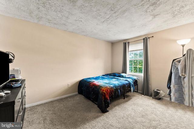 6 CROSSWALL CT, Nottingham, MD 21236