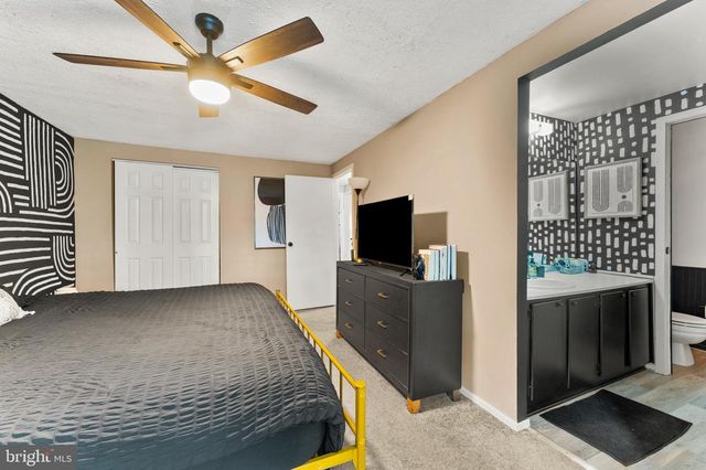 6 CROSSWALL CT, Nottingham, MD 21236