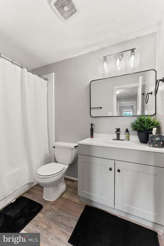 6 CROSSWALL CT, Nottingham, MD 21236