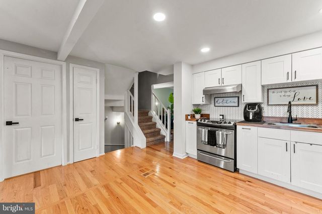 6 CROSSWALL CT, Nottingham, MD 21236