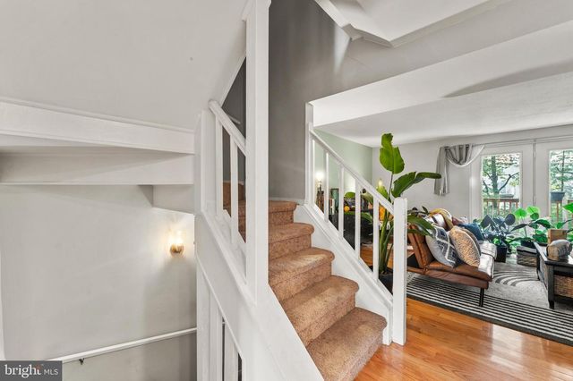 6 CROSSWALL CT, Nottingham, MD 21236