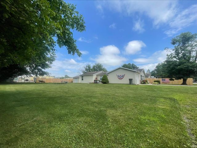 325 W Elm Street, Millersburg, IN 46543