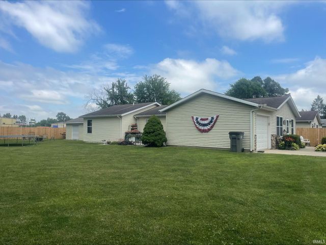 325 W Elm Street, Millersburg, IN 46543