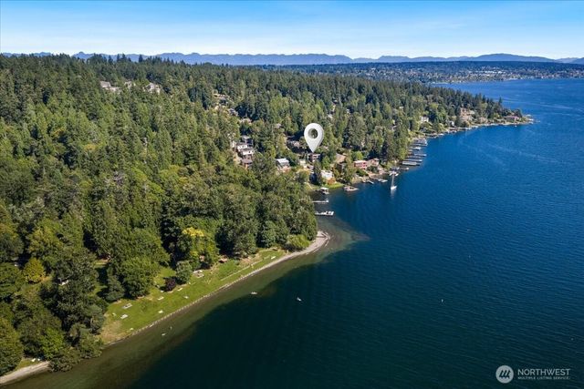 11822 Holmes Point Drive NE, Kirkland, WA 98034