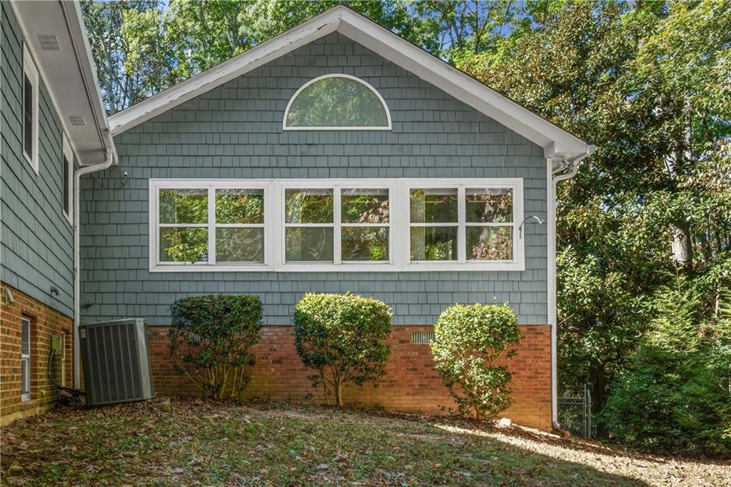 Image 36 of property listing at 1300 Smithdale Road, Cumming, GA 30040