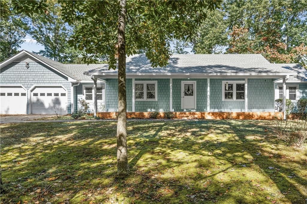 Image 8 of property listing at 1300 Smithdale Road, Cumming, GA 30040