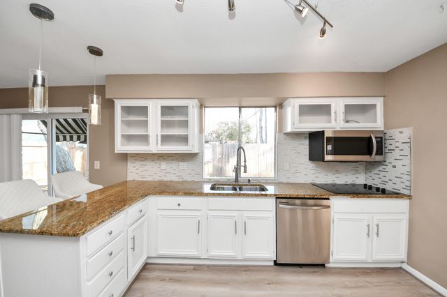 1710 Wildwood Lane, Richmond, TX 77406