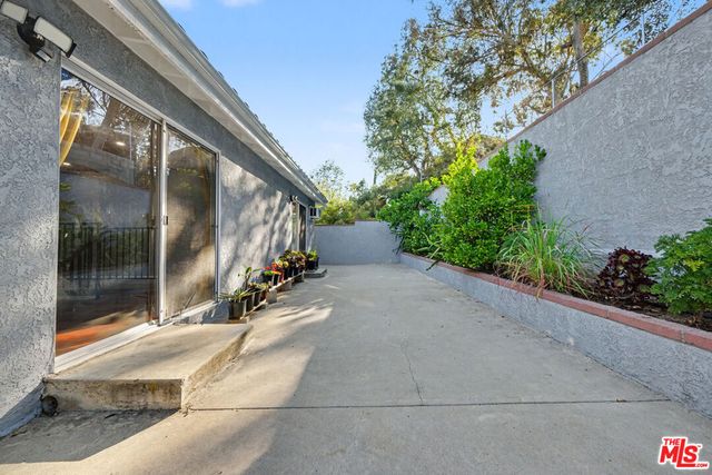 2655 Saxon Drive, Los Angeles, CA 90065