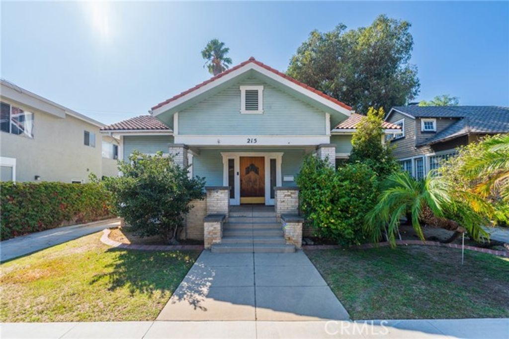 215 Mira Mar Avenue, Long Beach, CA 90803