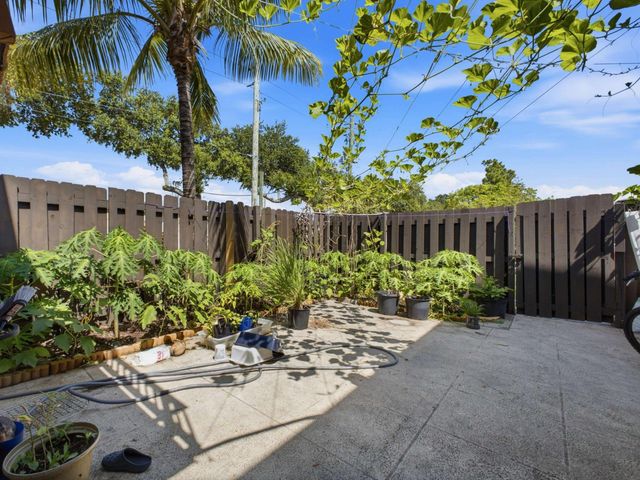 2248 White Pine Circle A, Greenacres, FL 33415