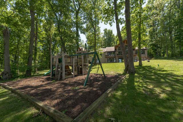 14295 Peninsula Drive, Galesburg, MI 49053