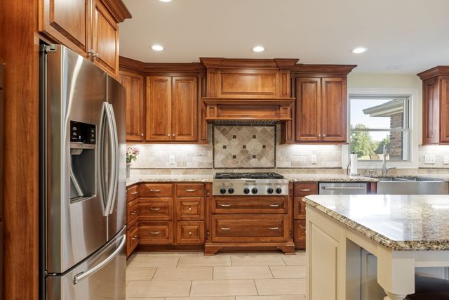152 Fairways Dr, Hendersonville, TN 37075