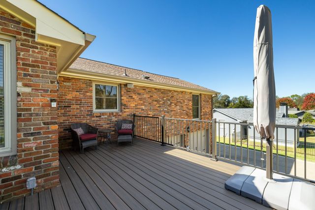 152 Fairways Dr, Hendersonville, TN 37075