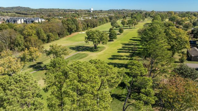 152 Fairways Dr, Hendersonville, TN 37075
