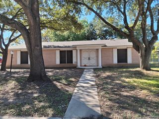 3601 Vinecrest, Kirby, TX 78219