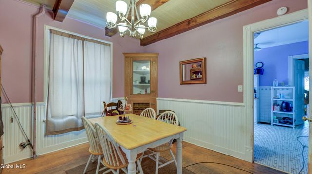 17 2nd Avenue, Gloversville, NY 12078