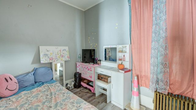 17 2nd Avenue, Gloversville, NY 12078