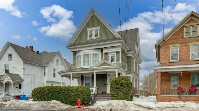 17 2nd Avenue, Gloversville, NY 12078