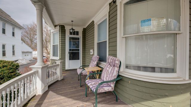 17 2nd Avenue, Gloversville, NY 12078