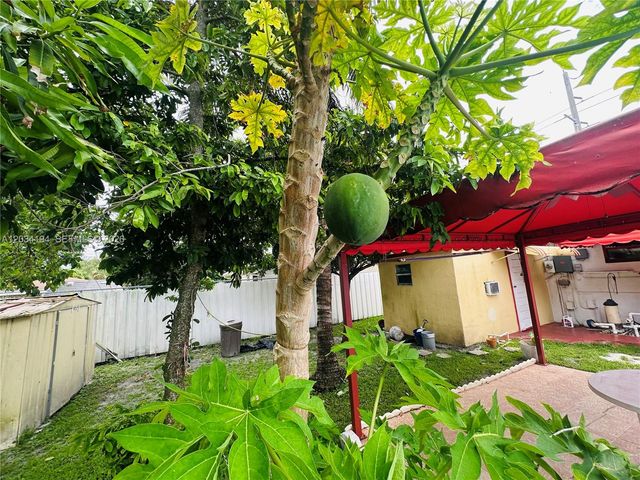 1215 S 24th Avenue 0, Hollywood, FL 33020