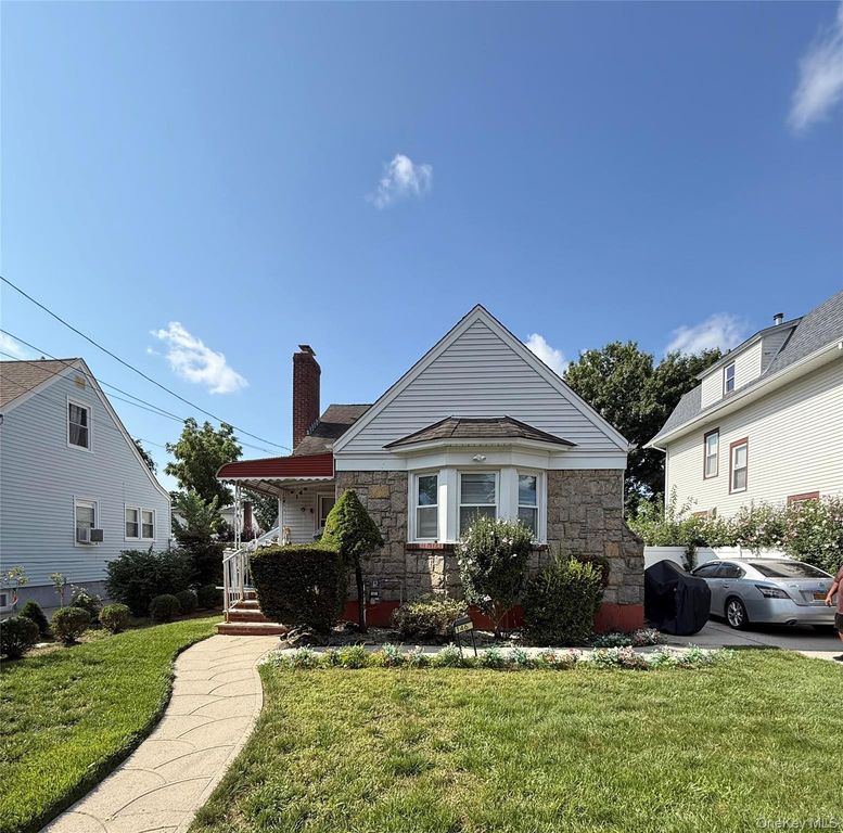146 Elm Street, Valley Stream, NY 11580