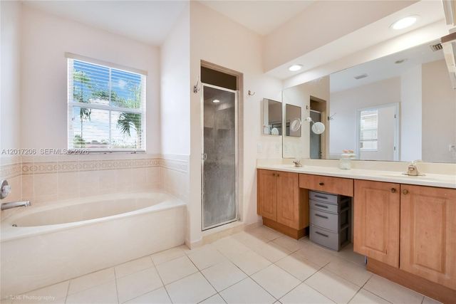 1402 SE 16th Ave, Homestead, FL 33035