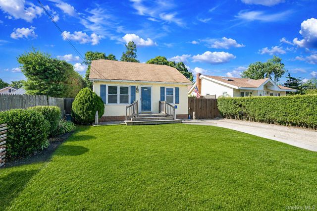 7 Inca Drive, Bay Shore, NY 11706